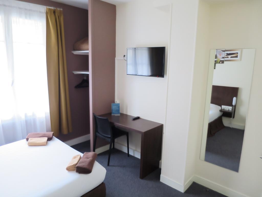 Hotel De La Paix Caen Room photo