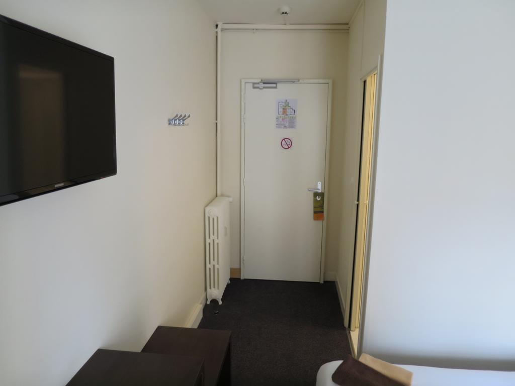 Hotel De La Paix Caen Room photo