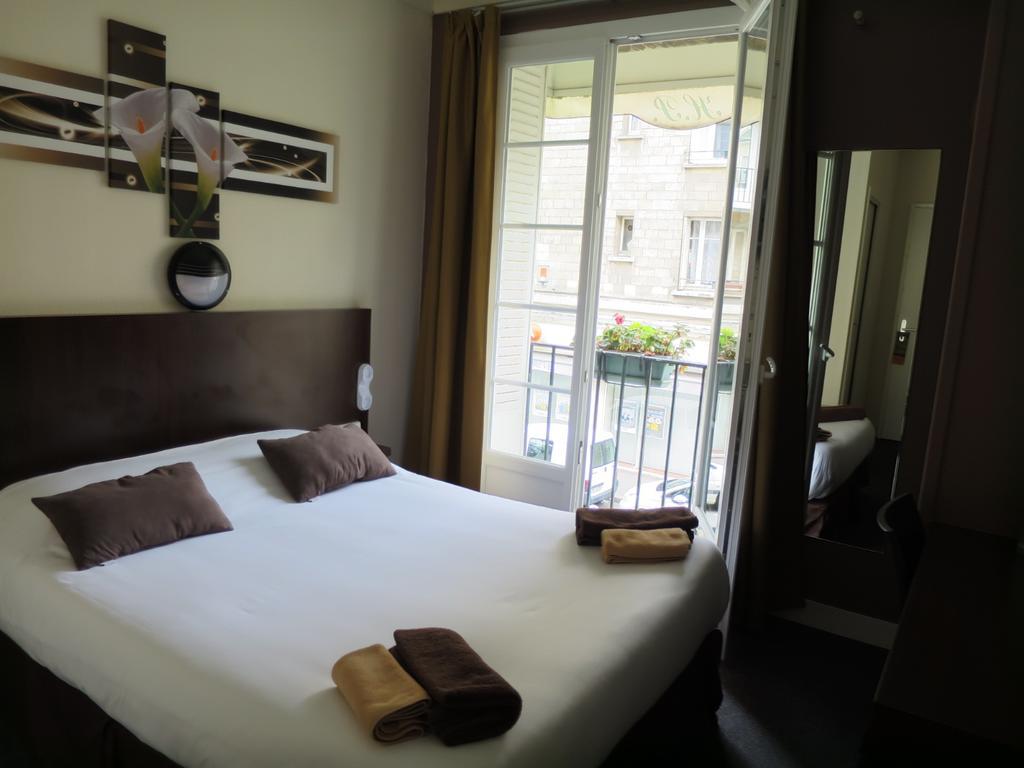 Hotel De La Paix Caen Room photo